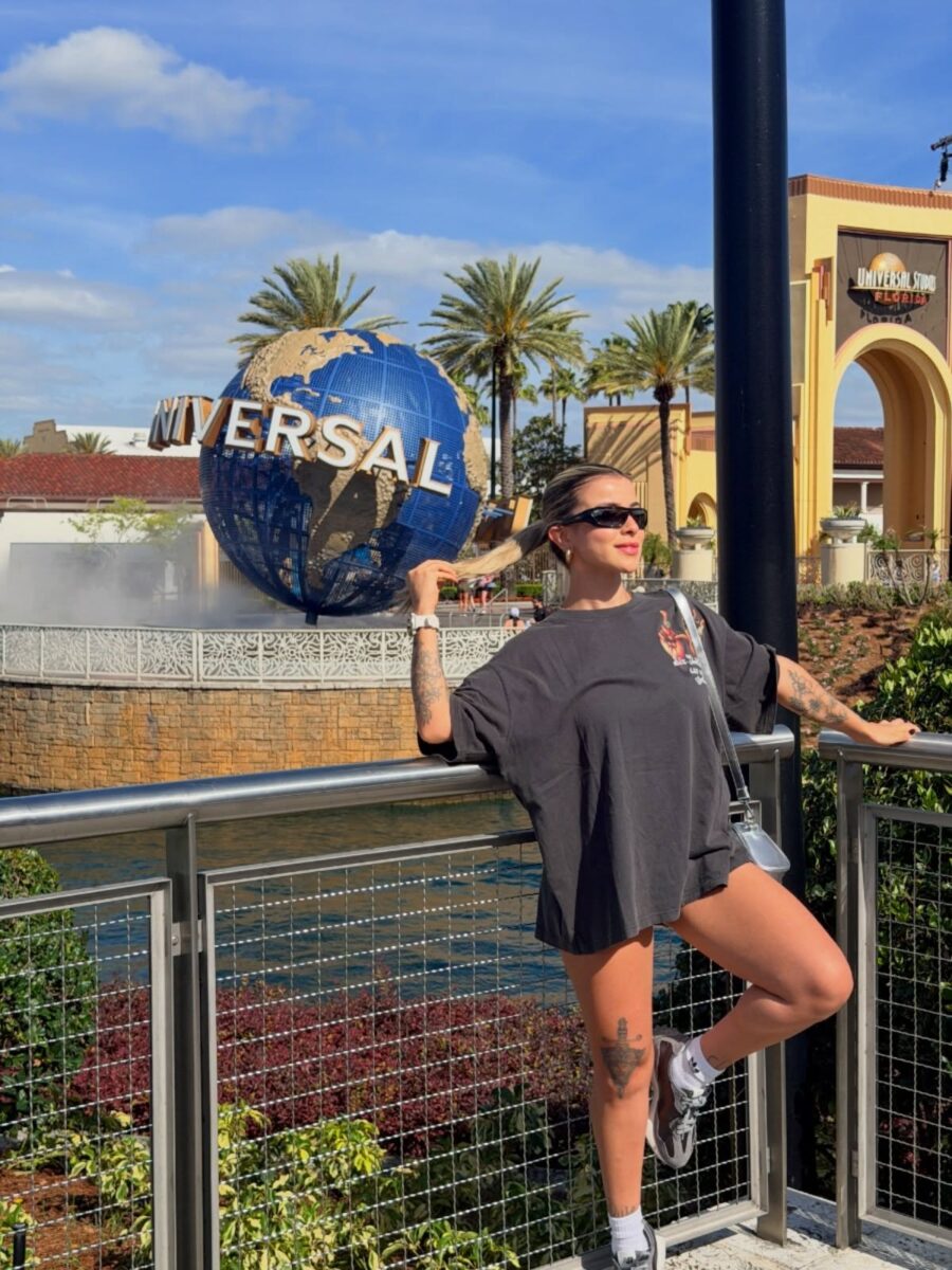 Chic and Comfortable Universal Studios Outfit