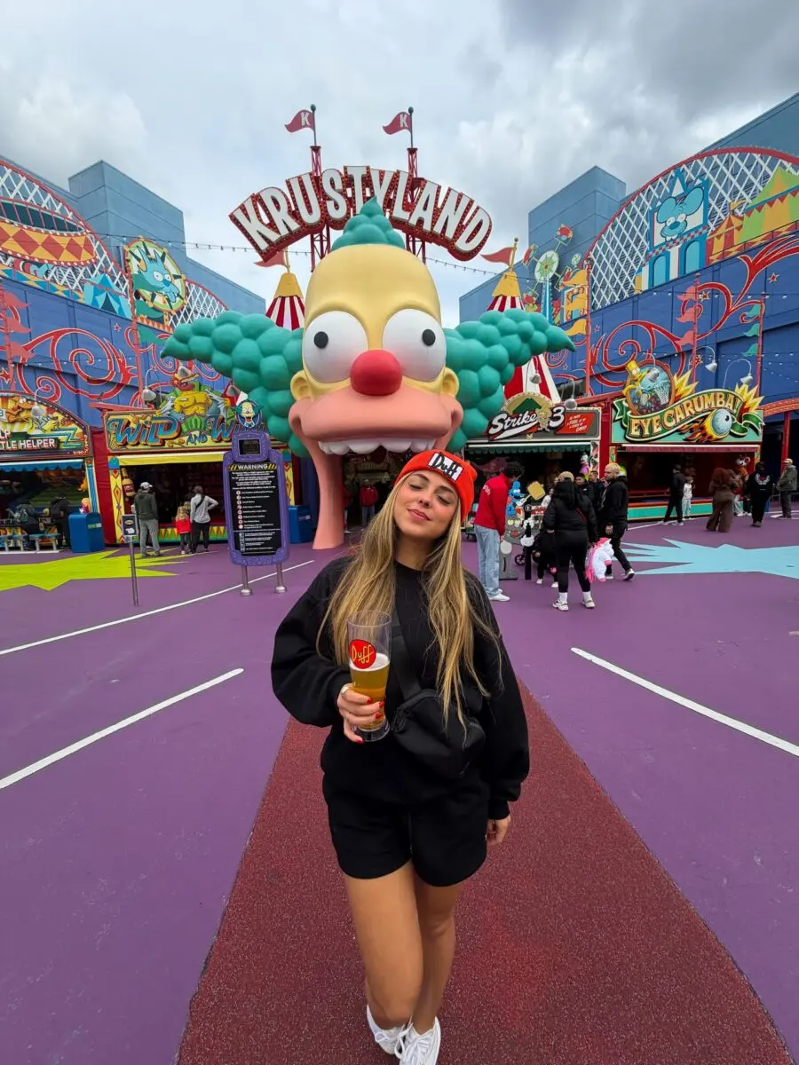 Playful outfits at Krustyland attraction