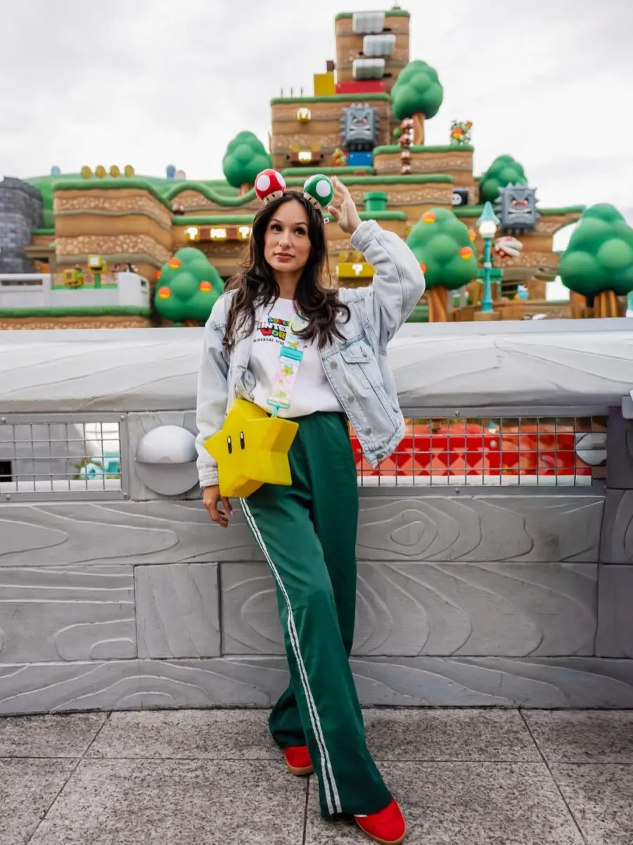 Fun and Vibrant Outfit for Universal Studios