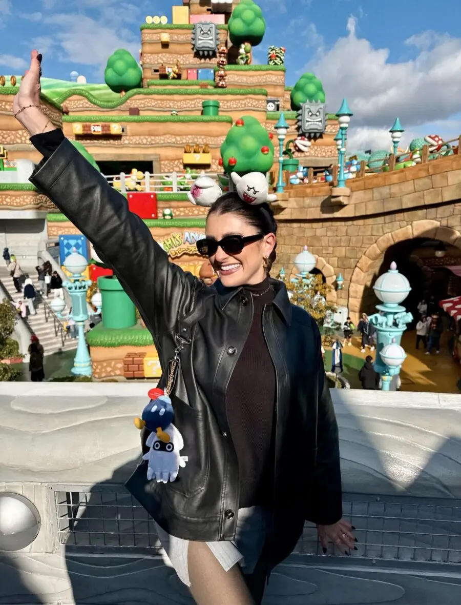 Chic and Playful Attire at Universal Studios