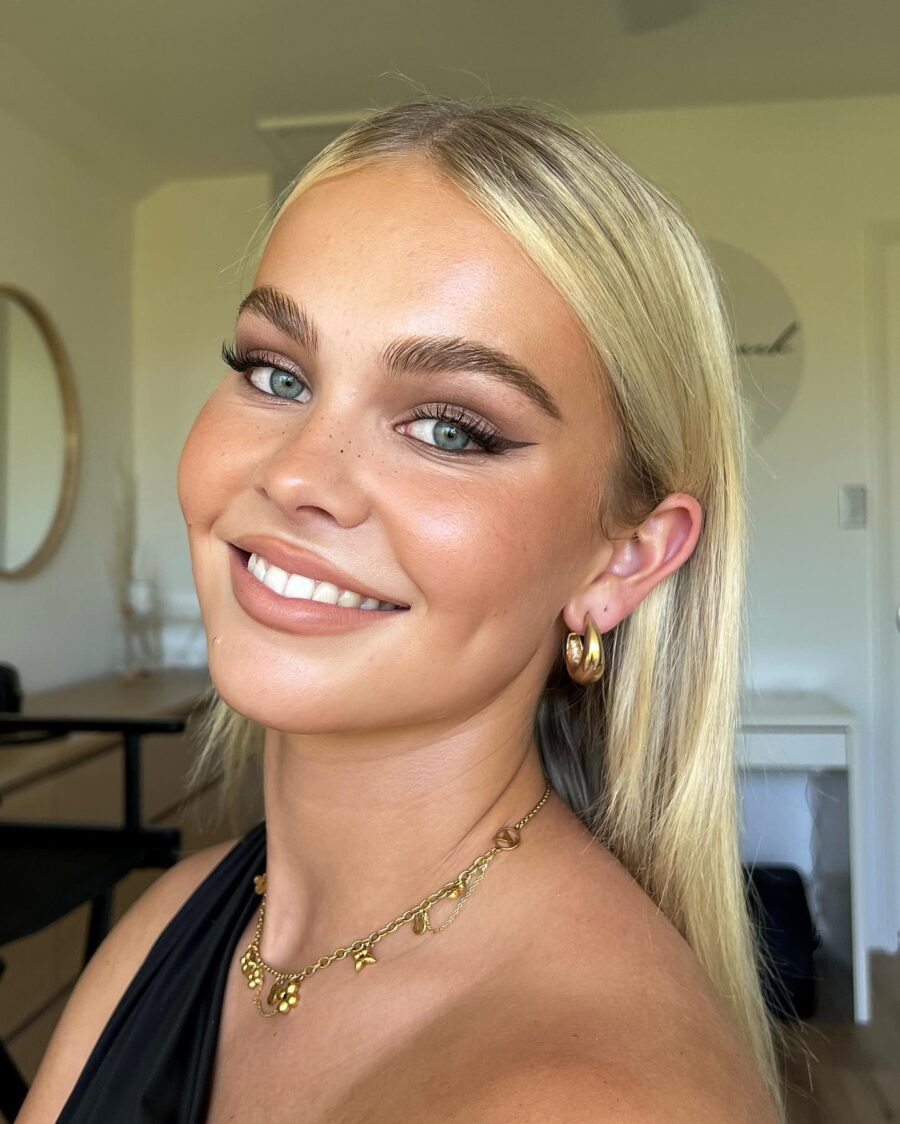 Effortlessly chic wedding guest makeup look