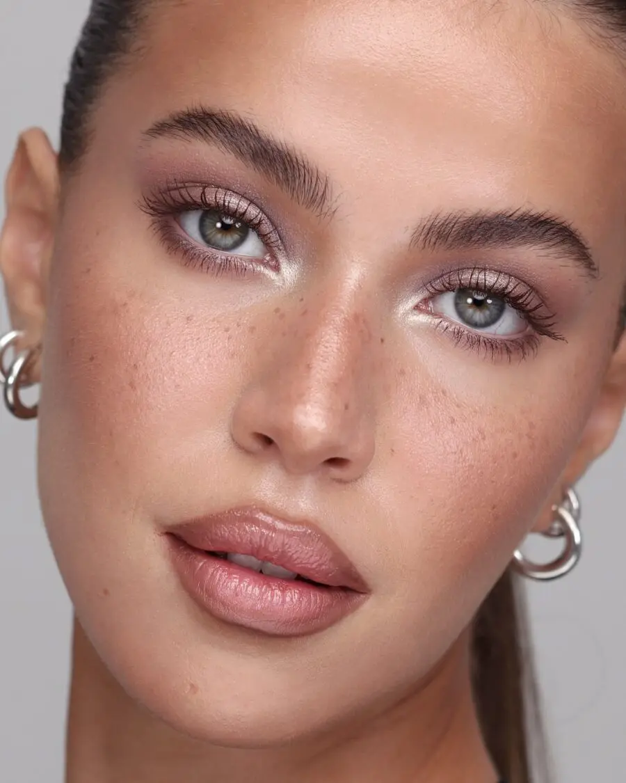 Effortlessly chic wedding guest makeup look