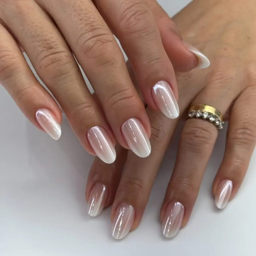 Chic Baby Boomer Nail Design for Sophisticated Vibes