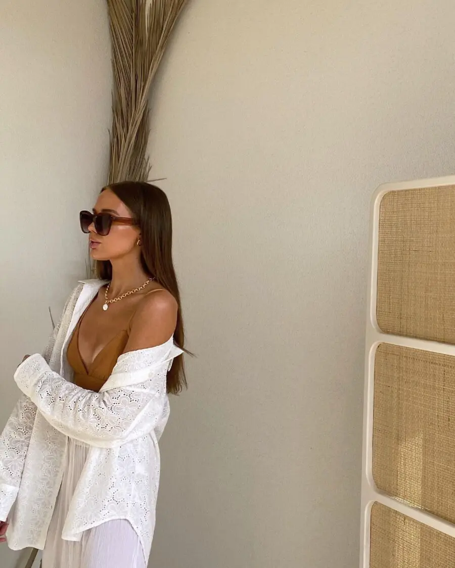 Chic and Elegant Summer Beach Outfit Inspiration