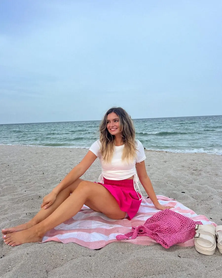 Stylish Summer Vibes by the Shore