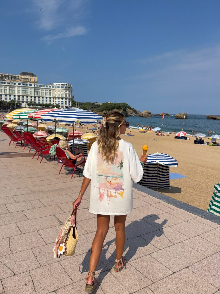 Chic beach look for sunny days