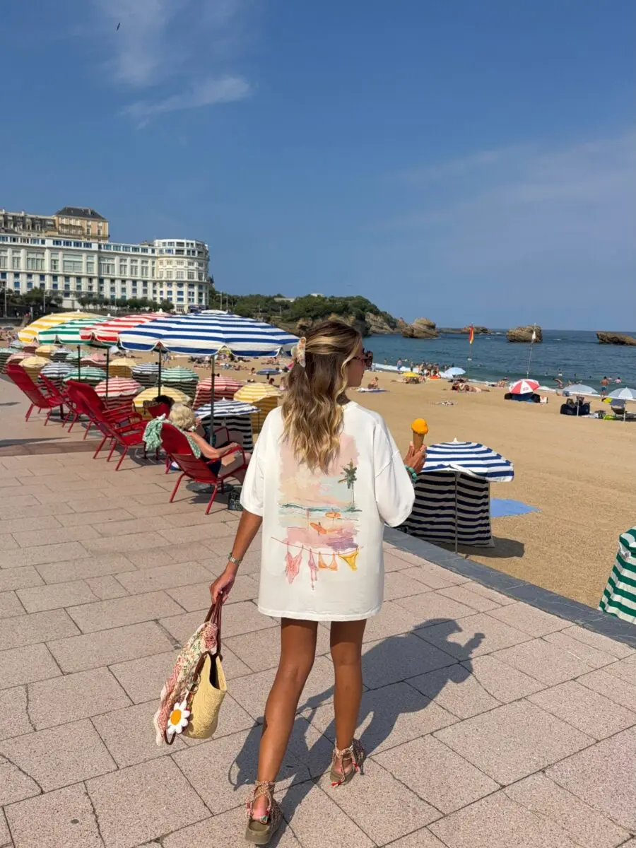 Chic beach look for sunny days