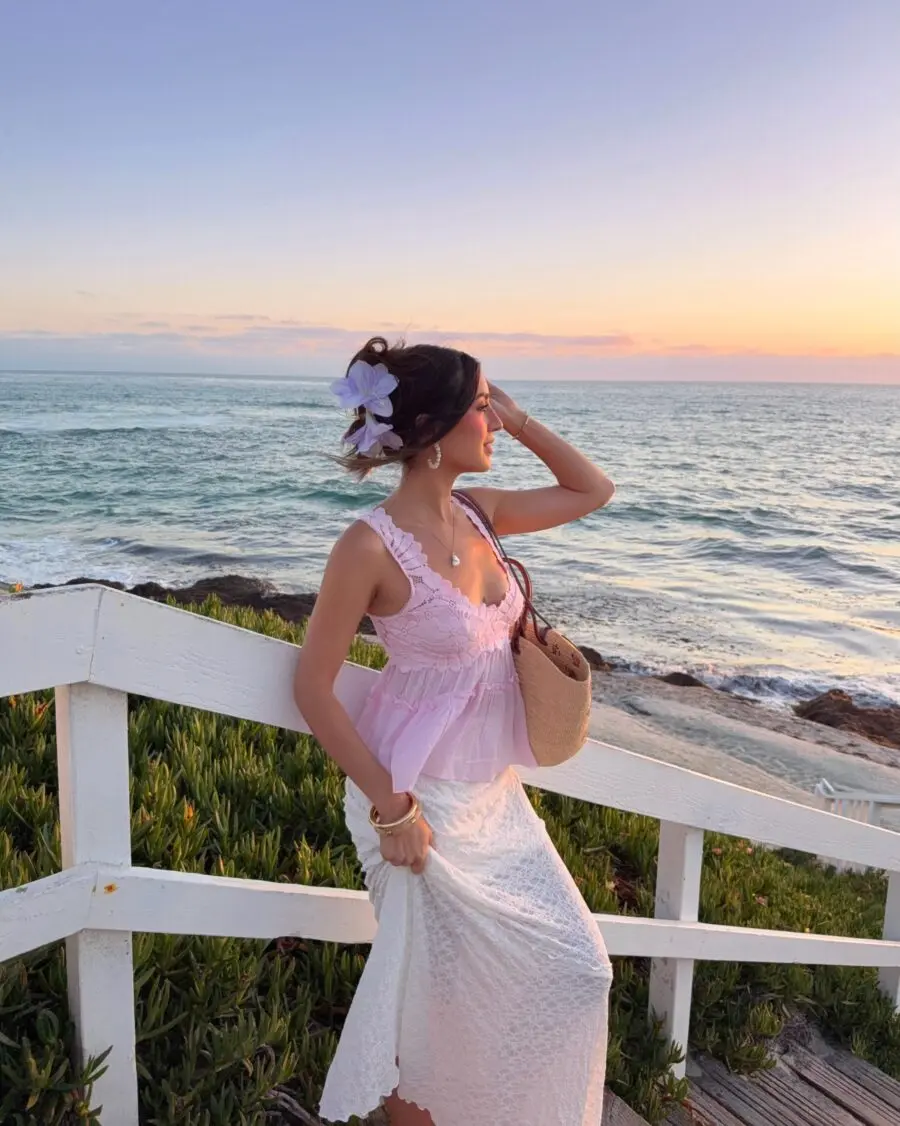 Chic beach outfit for sunset strolls