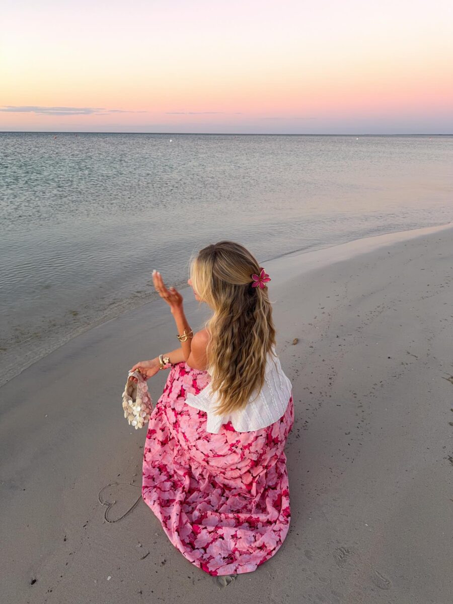 Charming beach outfit for sunset strolls