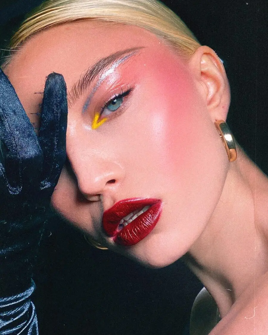 Dramatic and Colorful Makeup Inspired by Sabrina