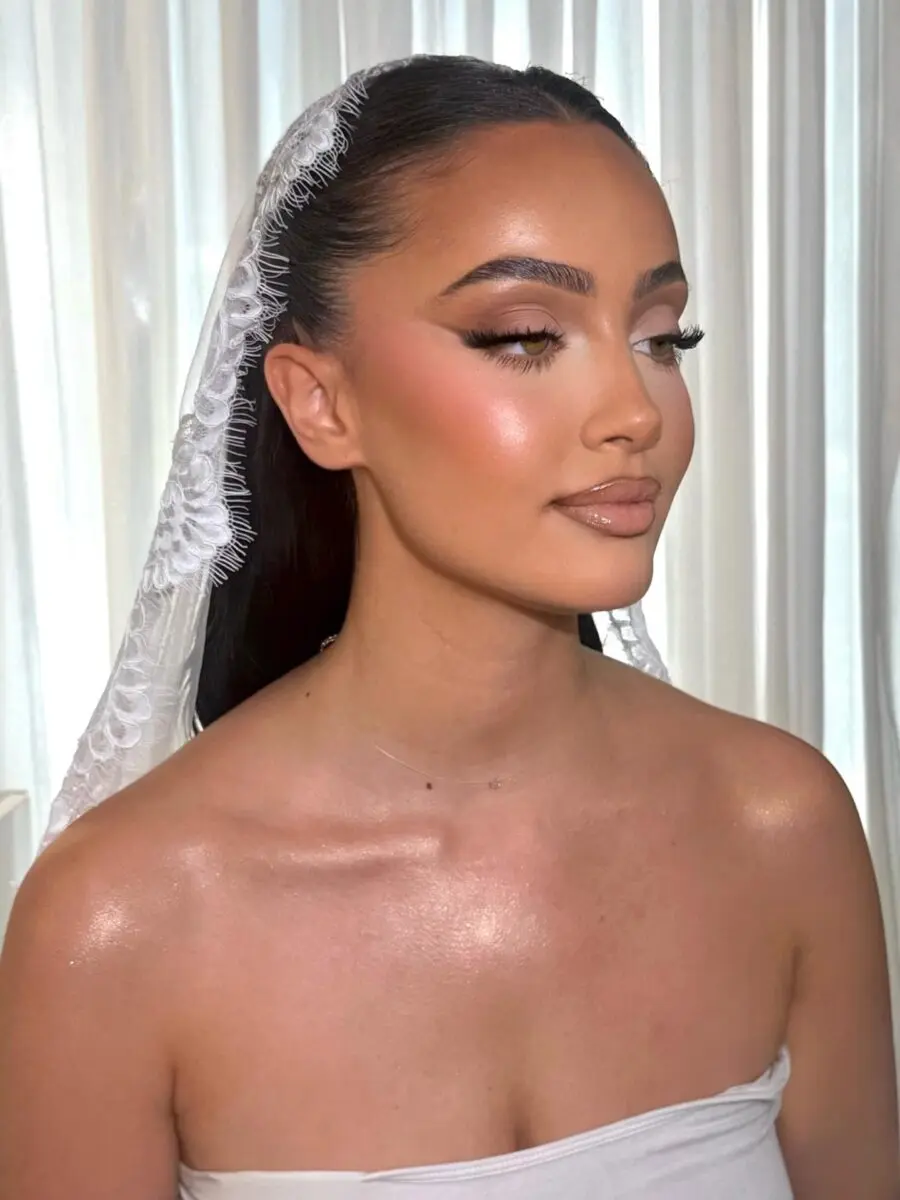Radiant bridal look with modern elegance.