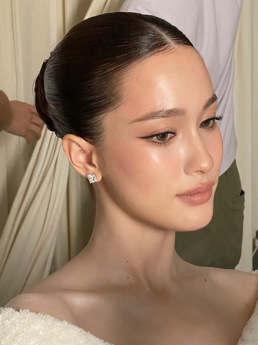 Effortlessly radiant bridal makeup look