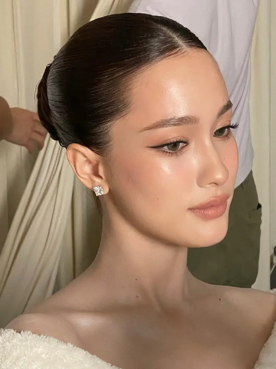 Effortlessly radiant bridal makeup look