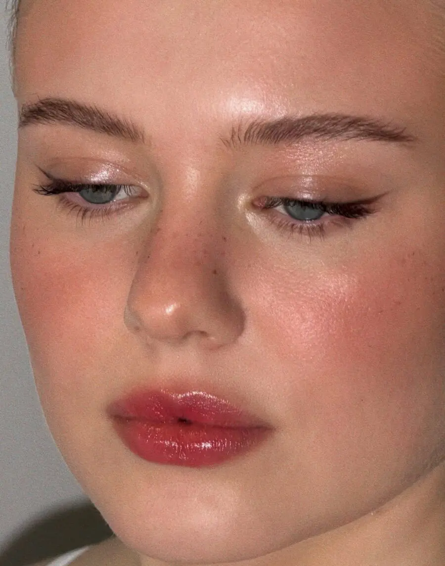 Fresh and Glowing Bridal Makeup Inspiration