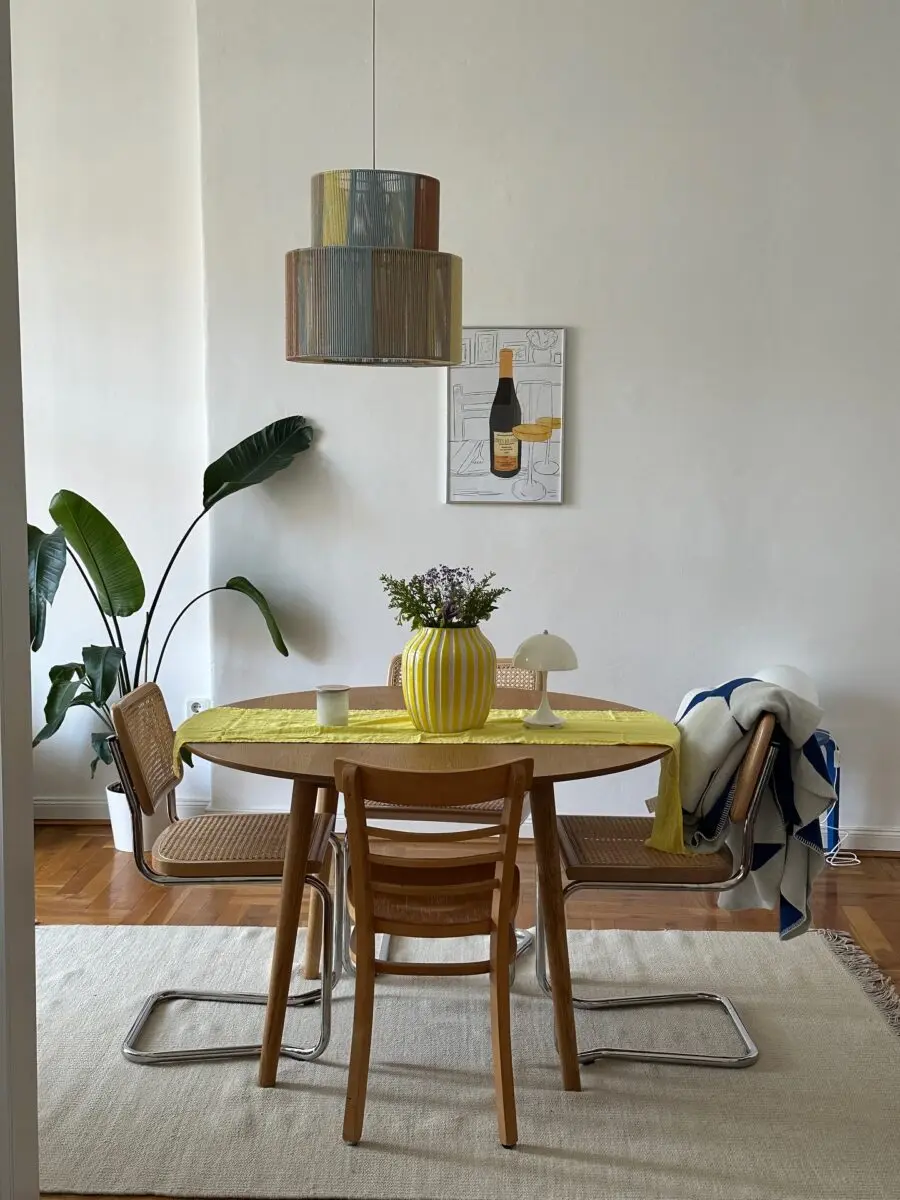 Charming and Cheerful Dining Room Design