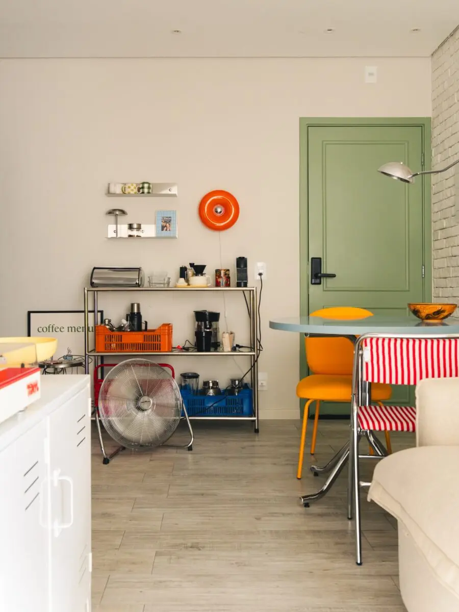 Cheerful and vibrant kitchen decor inspiration