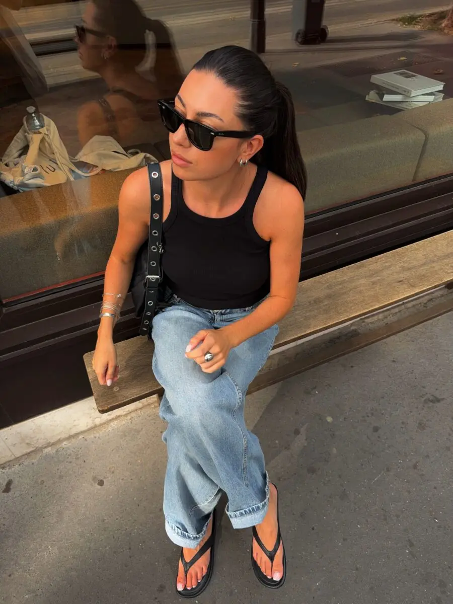 Effortless style with a touch of chic simplicity