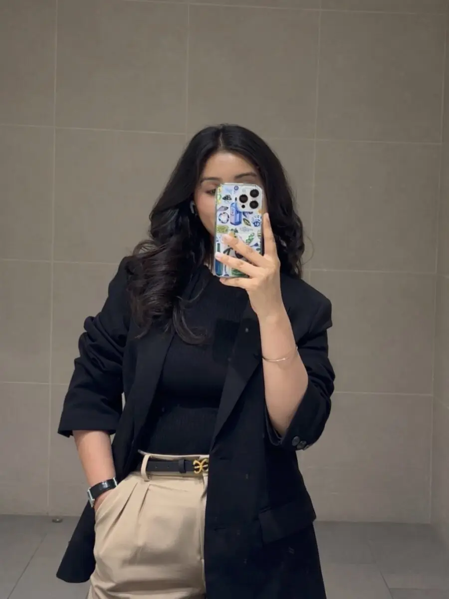 Effortlessly chic office outfit for modern professionals