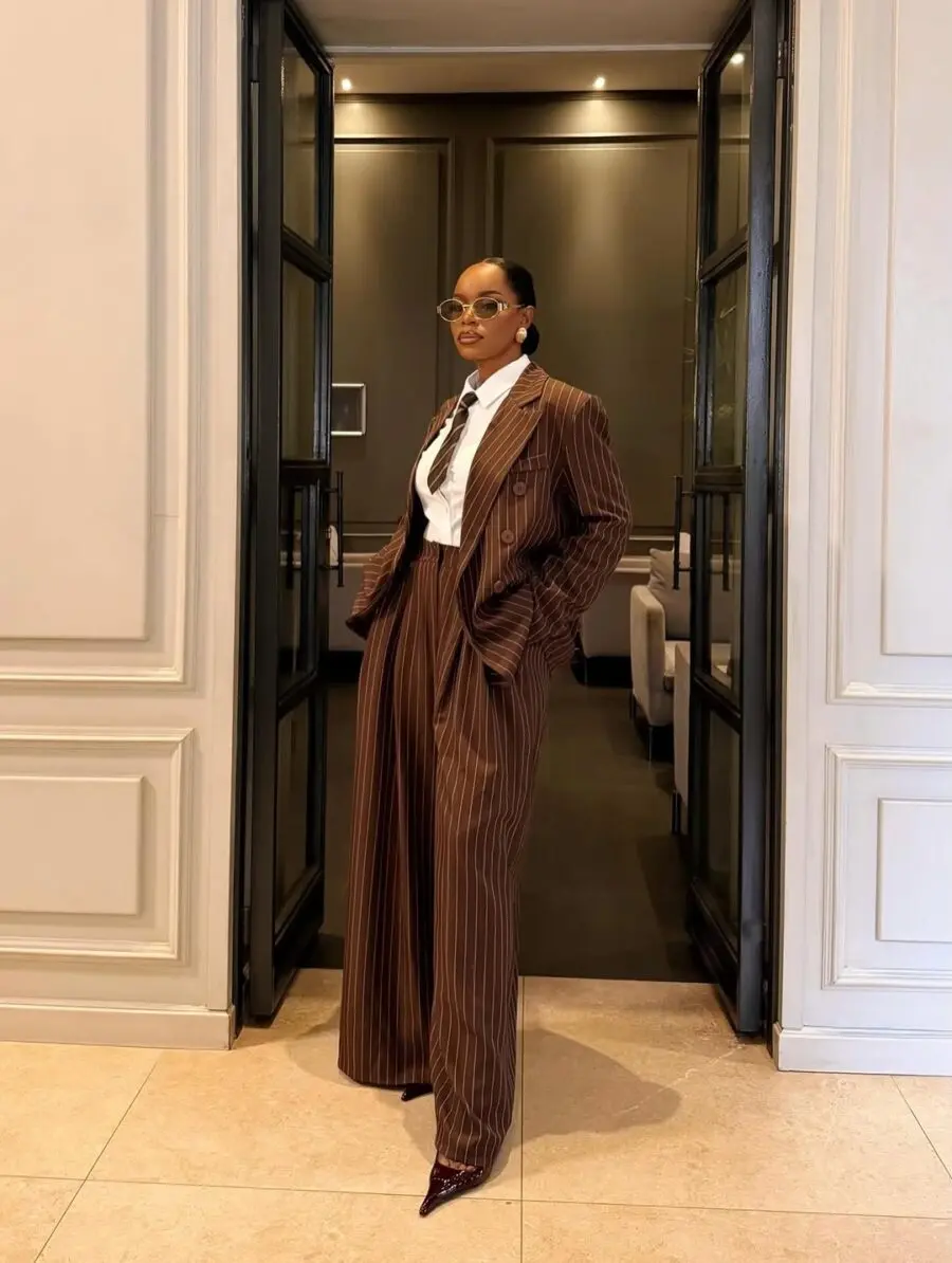 Elegant stripes for a sophisticated look