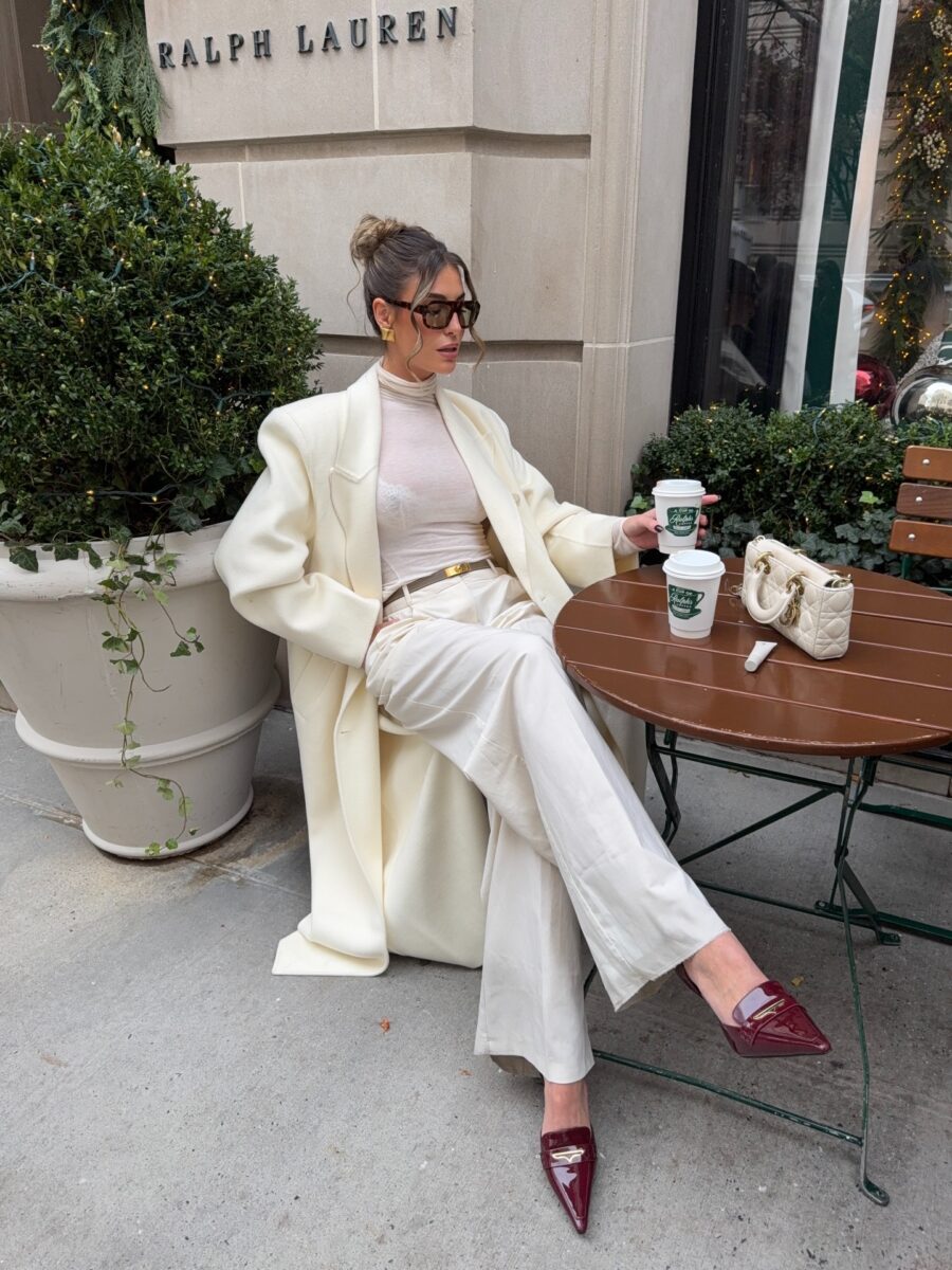 Elegant semi-formal look for urban outings