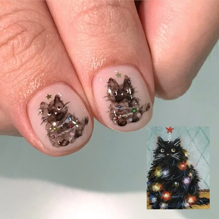 Festive kitty nails for holiday cheer