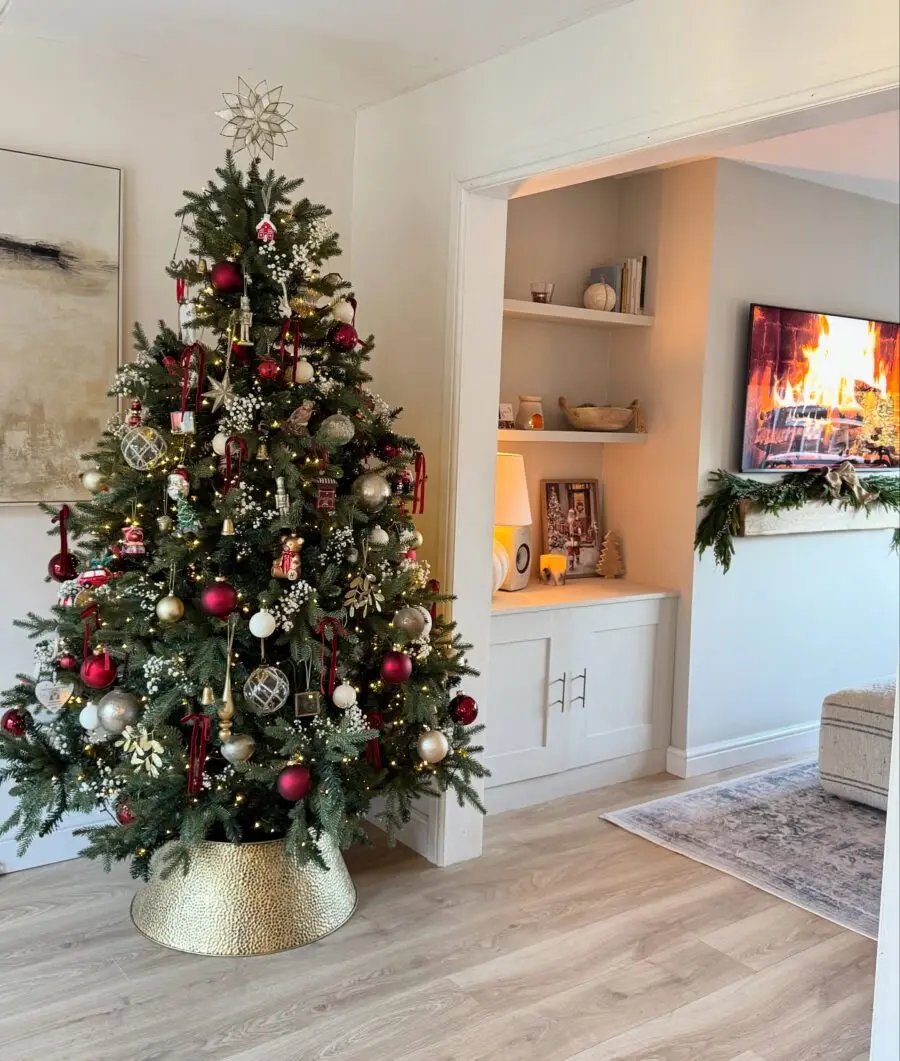 Elegant Christmas Tree Enhancing Cozy Living Space