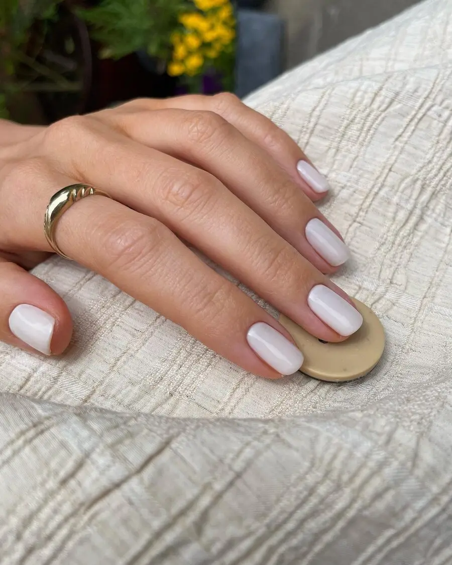 Elegant, understated clean girl nail aesthetic
