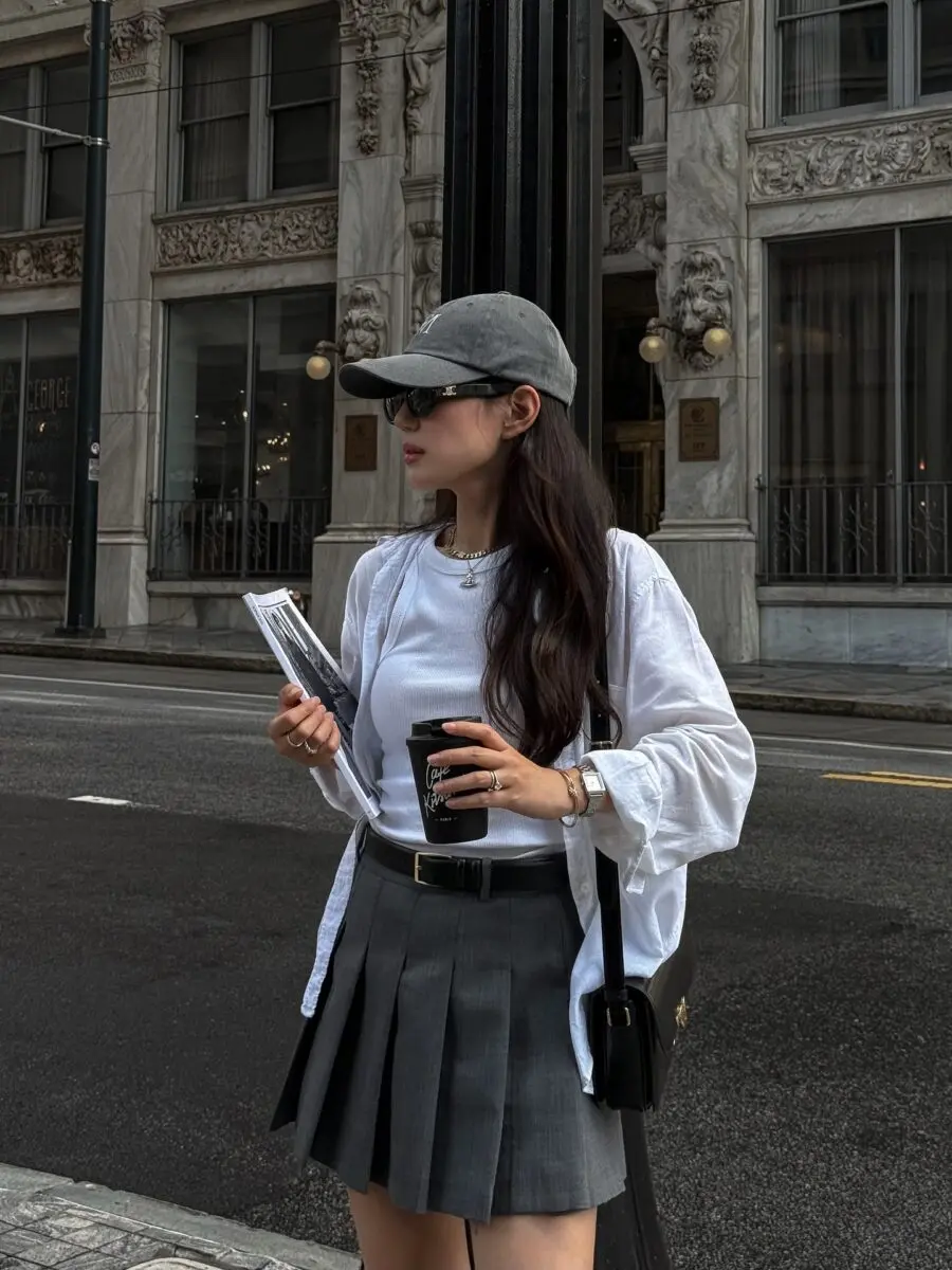 Effortlessly Chic Clean Girl Outfit Inspiration
