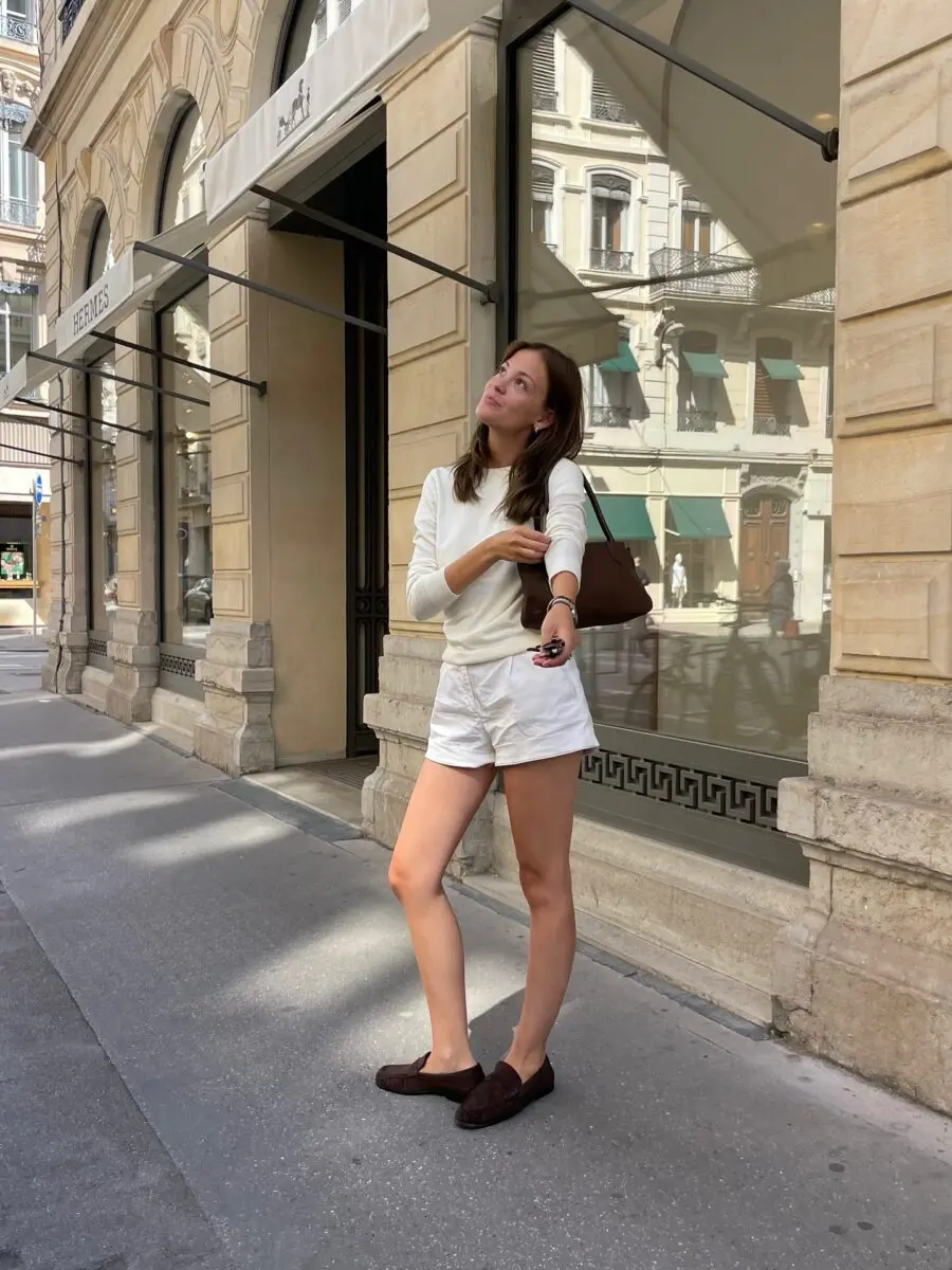 Chic Summer Elegance in Casual Layers