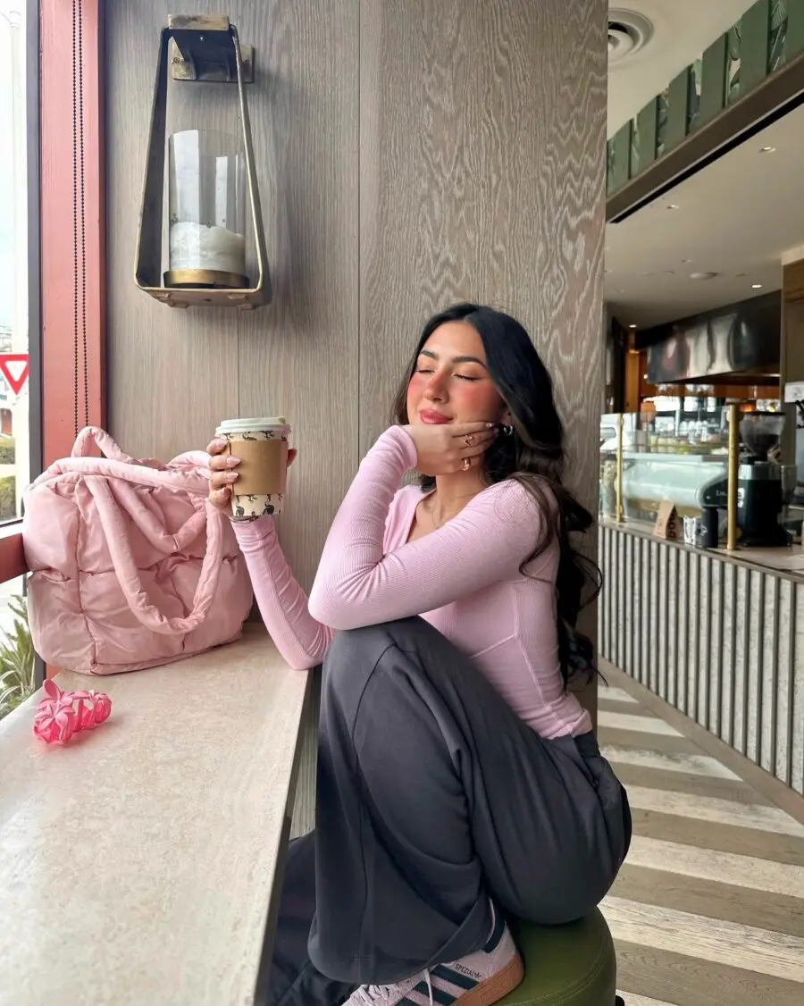 Chic and Cozy Clean Girl Outfit Inspiration