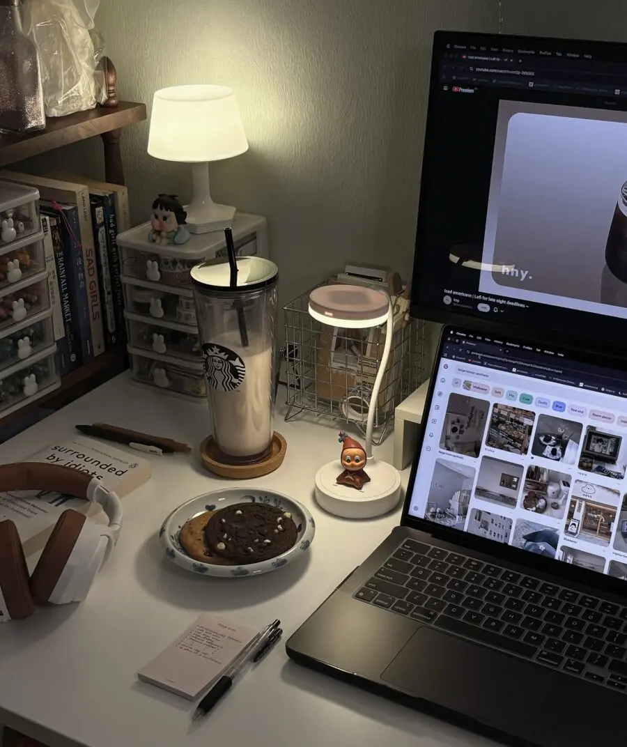 Cozy study desk oozing comfort and creativity