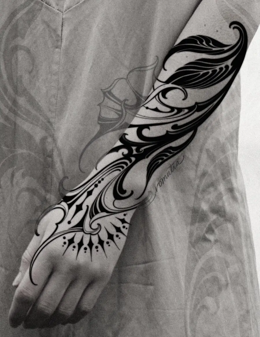 Elegant Swirls and Bold Black Ink