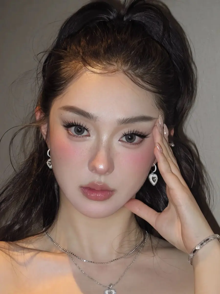 Chic and dreamy Douyin-inspired makeup look