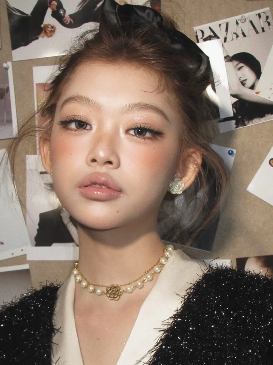 Chic Douyin Makeup with Soft Elegance
