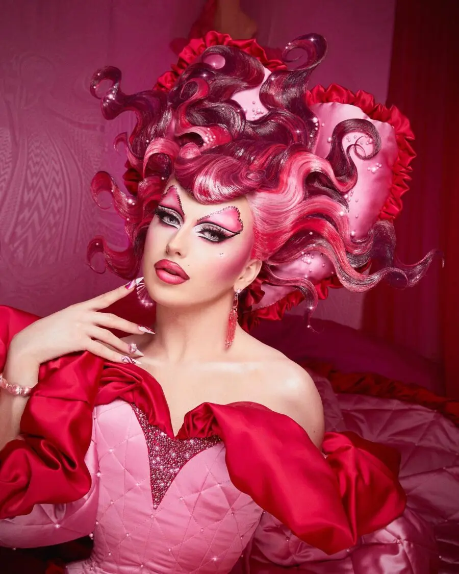 Exotic pink glamour with vibrant curls