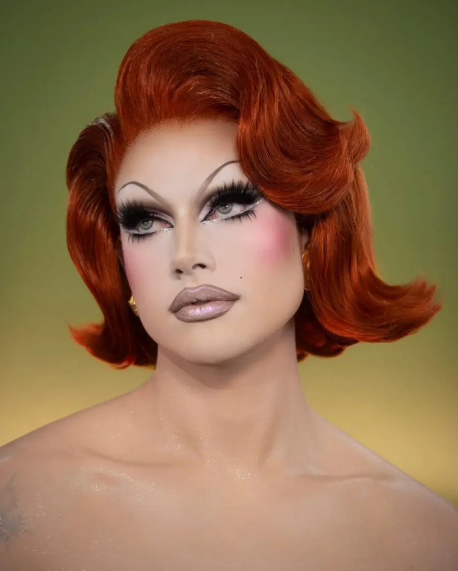 Glamorous retro-inspired drag queen makeup look