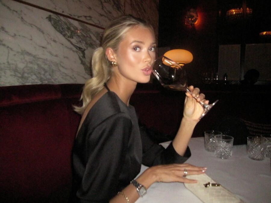 Chic Black Outfit Perfect for Night Out
