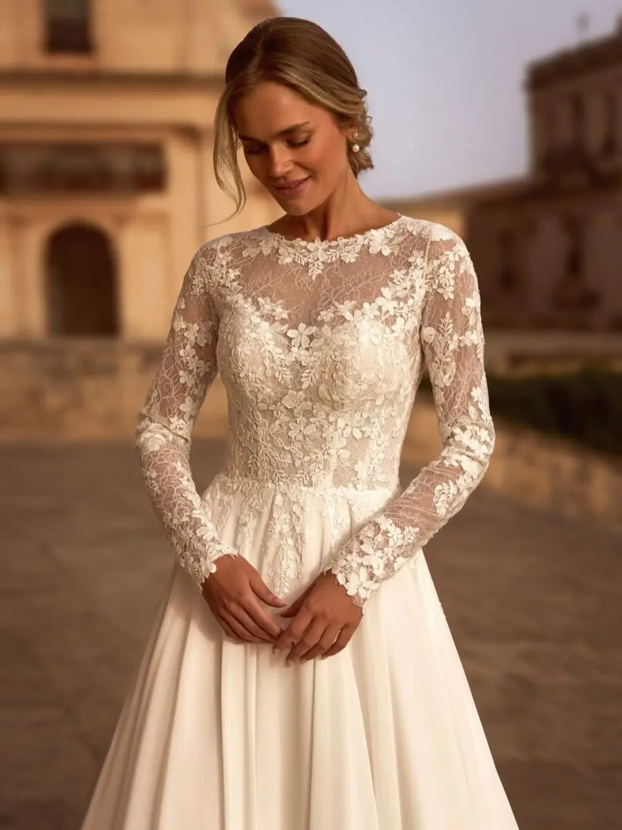 Elegant lace details in a timeless wedding dress