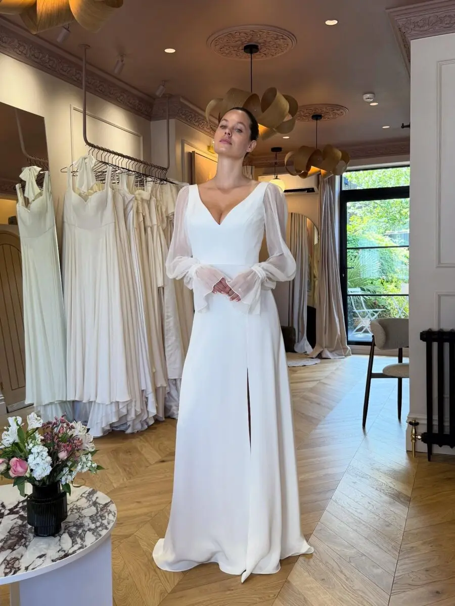 Chic wedding dress with flowing sleeves