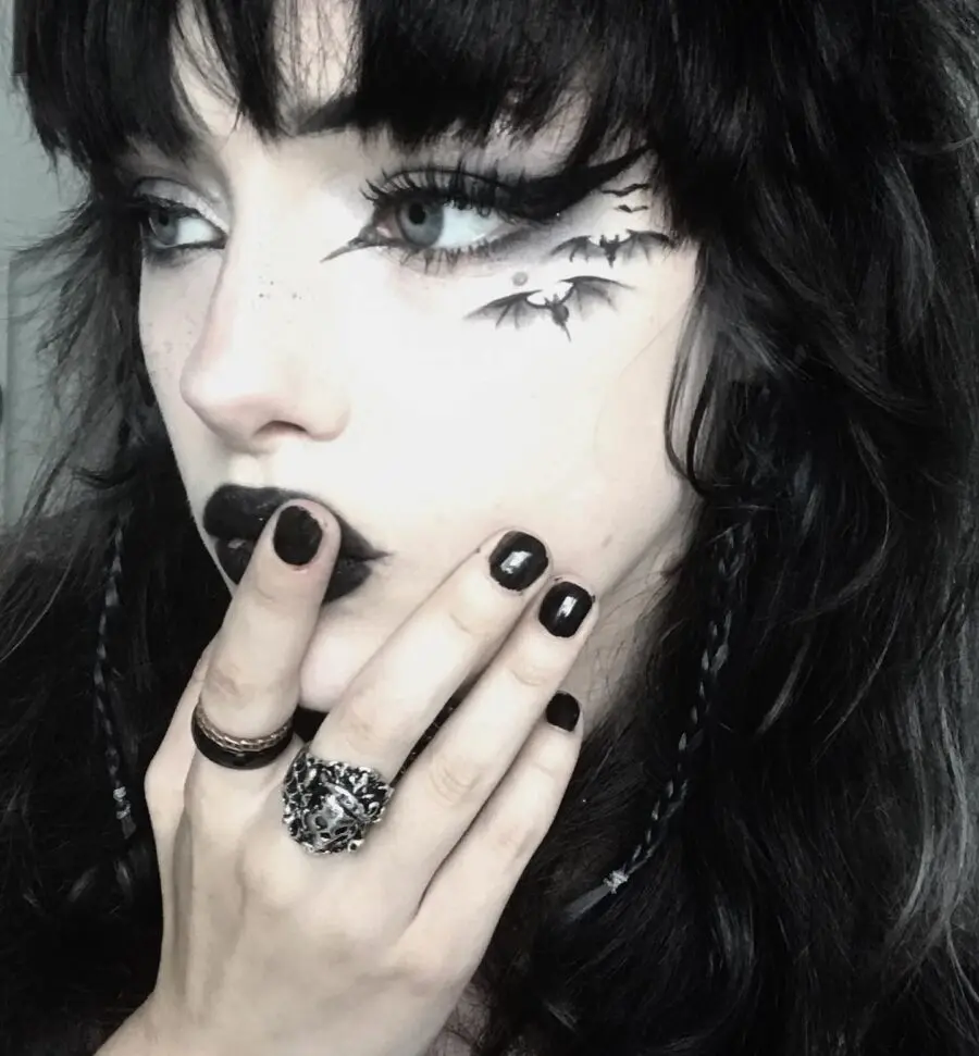 Bold emo look with dramatic flair