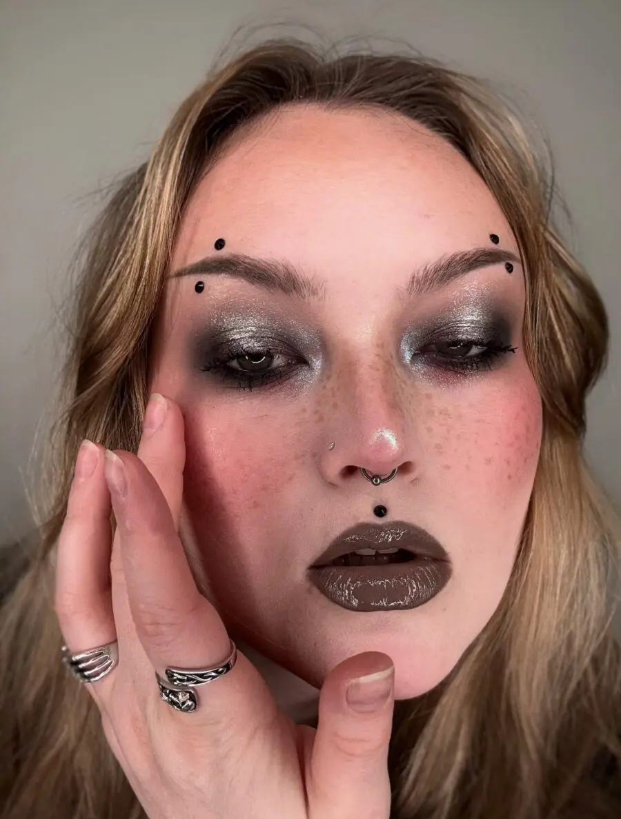 Bold emo look with shimmering eyes
