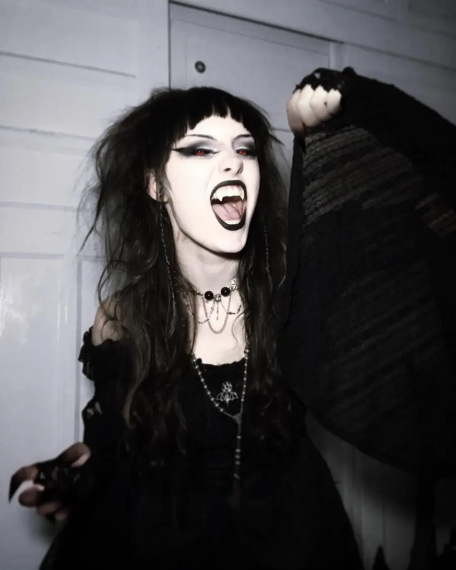 Dramatic Gothic Look with Bold Emo Elements