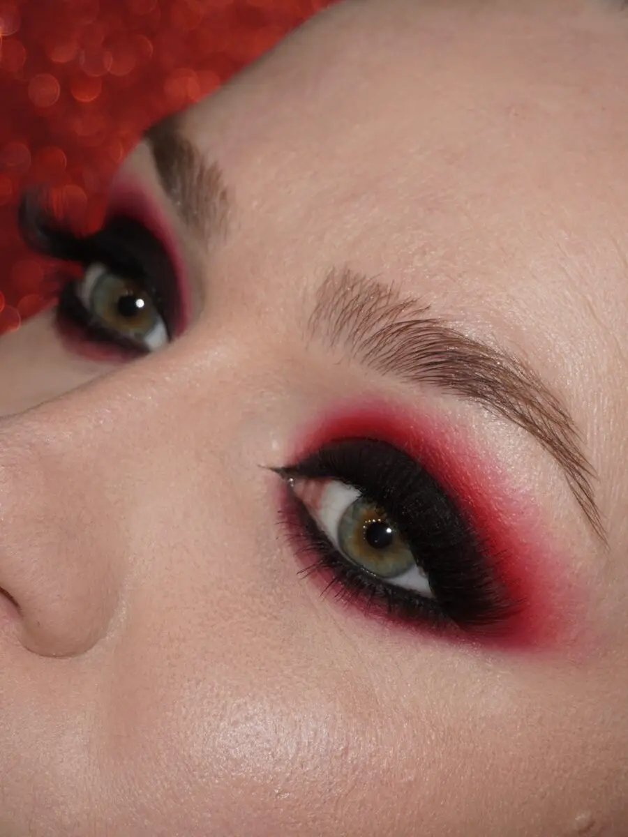 Bold and Dramatic Emo Eye Makeup Inspiration