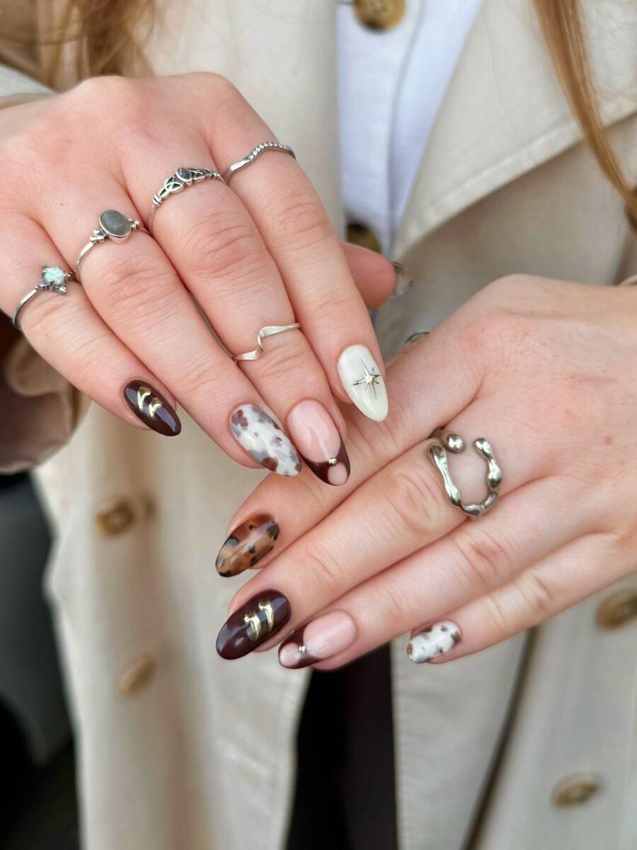 Chic fall nails with elegant accents