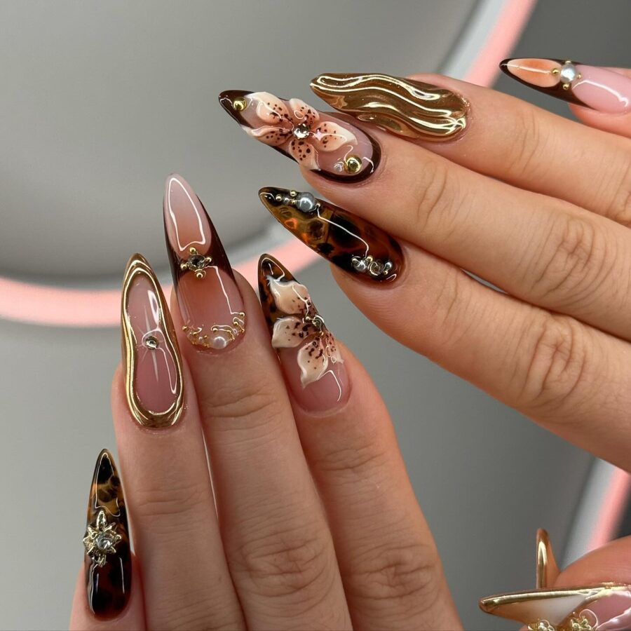 Chic and Trendy Fall Nail Art Design