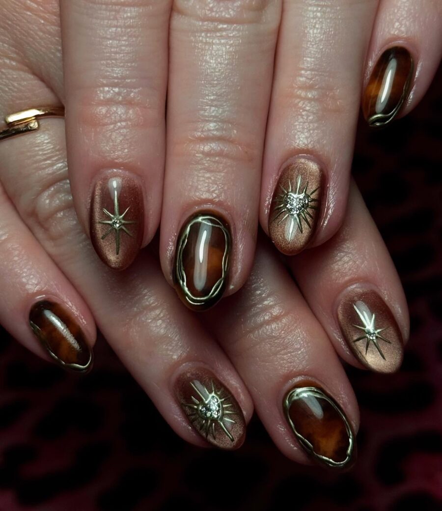 Elegant fall nails with shimmering details