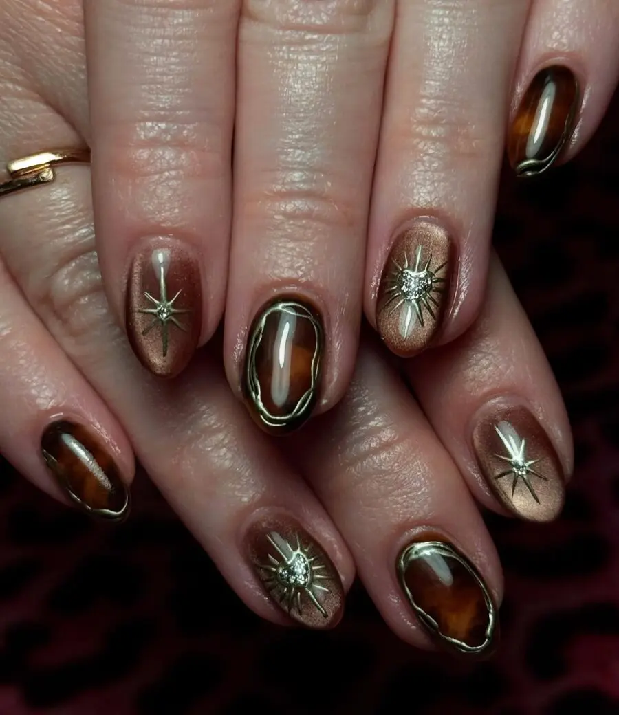 Elegant fall nails with shimmering details