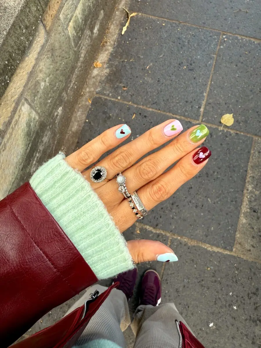 Charming pastel hearts for fall vibes
