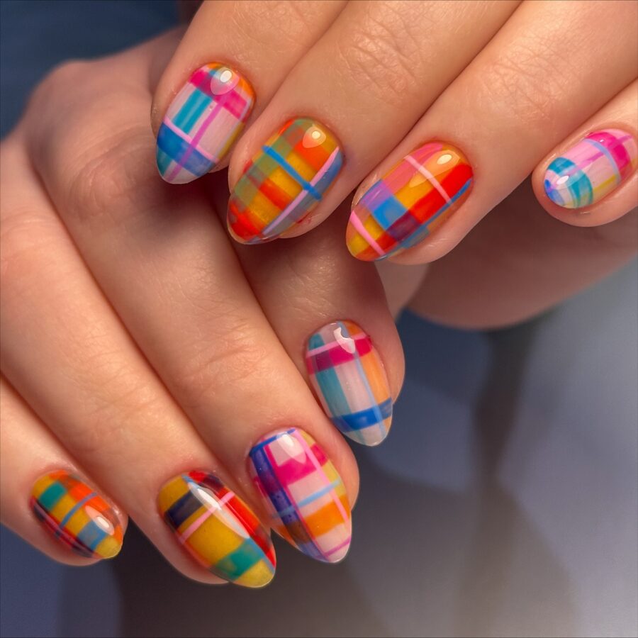 Vibrant plaid designs for autumn-inspired nails