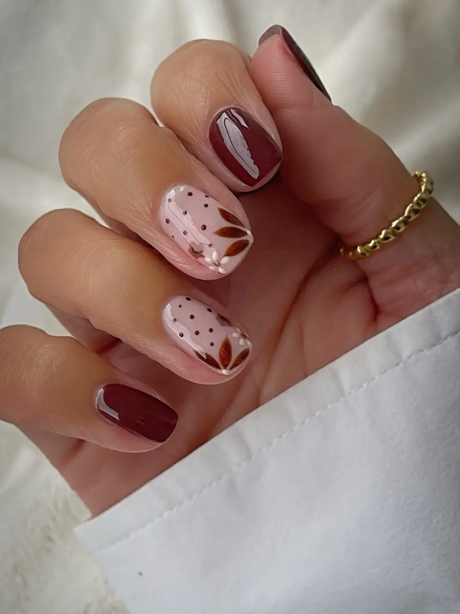 Chic autumn-inspired nails with playful details